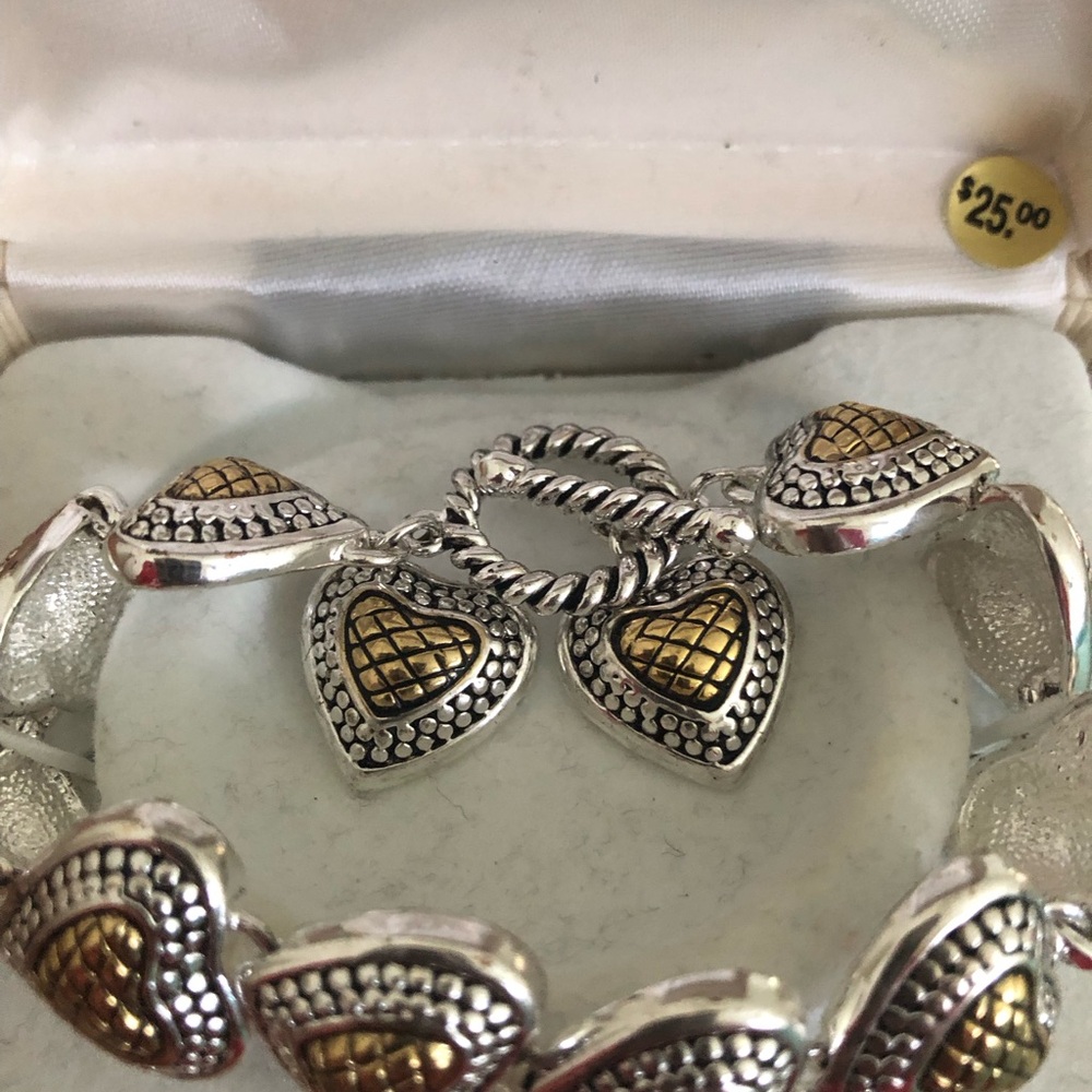 Bracelet and earrings set
